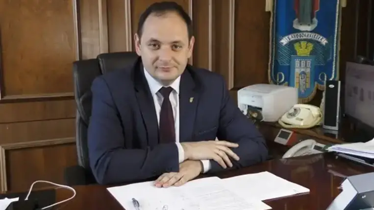 Egymillió hrivnyát ígér Ivano-Frankivszk polgármestere az iskolának, amely elsőként éri el a teljes átoltottságot