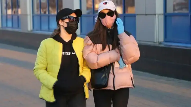 Ukrajnában április óta először csaknem tízezer új koronavírus-fertőzöttet regisztráltak