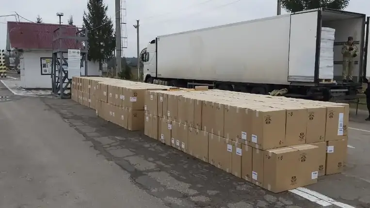 Nem aprózta el: 340 ezer doboz cigarettát találtak egy teherautóban