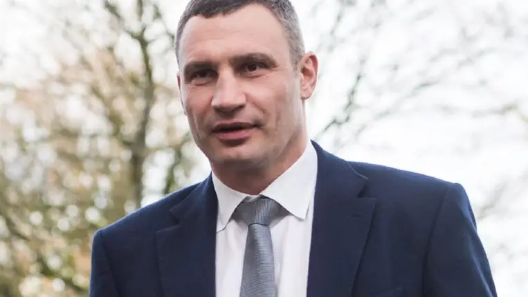 Varsóban díszpolgárává avatták Vitalij Klicsko kijevi polgármestert