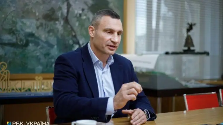 Klicsko: a kijeviek készüljenek meleg pulóverekkel és takarókkal a télre, mert hideg lesz a lakásokban