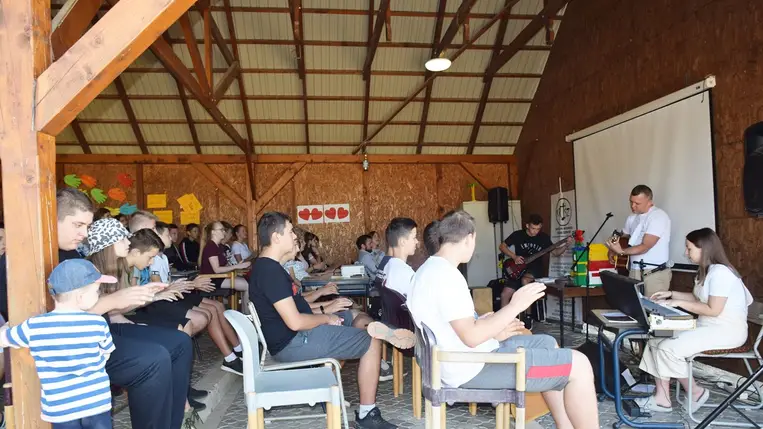 KRISZ-tinihét a Bereg Campben