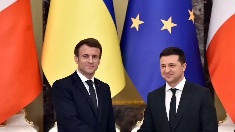 Macron támogatásáról biztosította az ukránokat a függetlenség napján