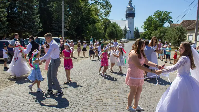Vakációs bibliahét és hagyományápolás Mezőváriban