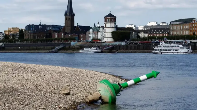 Németországban gazdasági visszaeséssel fenyeget a Rajna alacsony vízállása