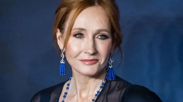 Halálosan megfenyegették a Harry Potter szerzőjét