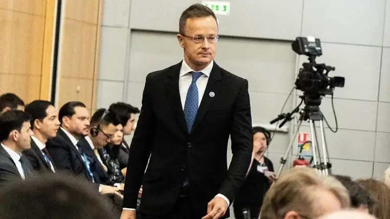Szijjártó: az egész világon érezteti drámai hatását a háború
