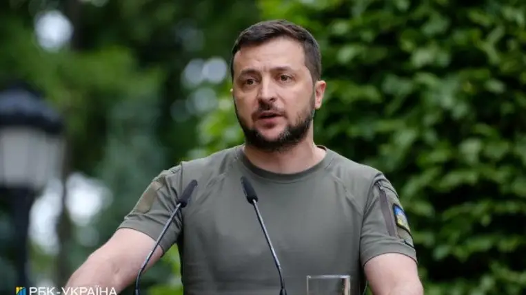 Kiakadt Zelenszkij: fontos katonai titkokat árultak el az ukrán tisztviselők