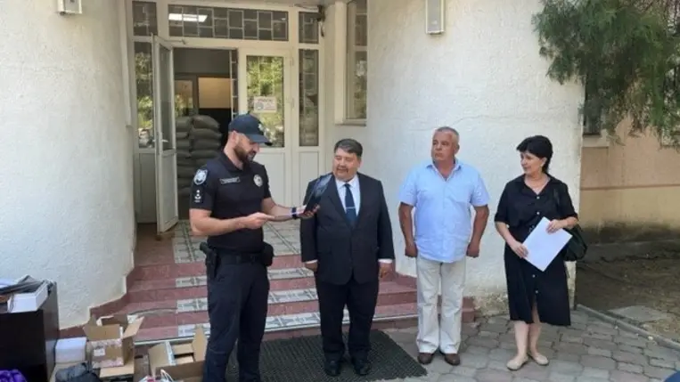 6,5 millió forint értékű adománycsomagot kapott a kárpátaljai közlekedésrendészet