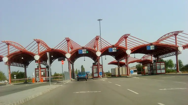 Szünetel a forgalom a barabási határátkelőn