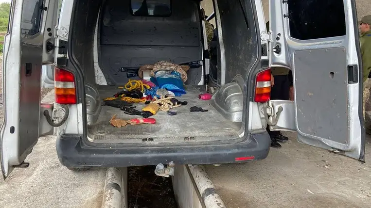 A kárpátaljai vámosok még a gyerekülésben is cigarettát találtak