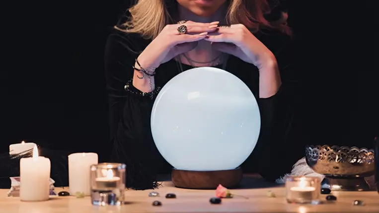 Egymillió 300 ezer hrivnyát fizetett ki egy nő telefonon „gyógyító” csalónak Ternopil megyében