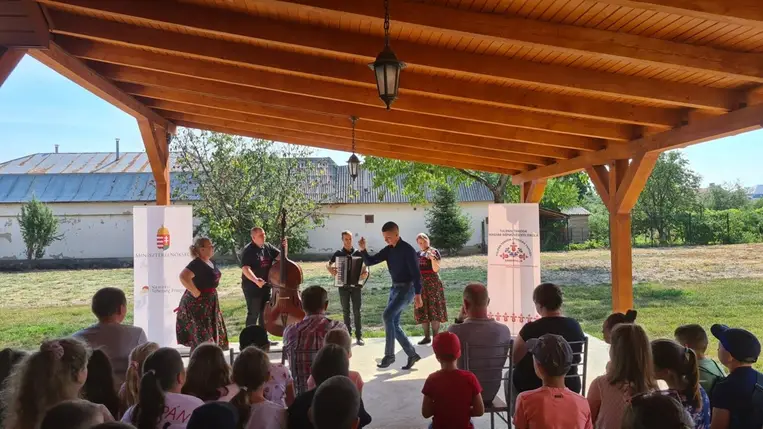 Kezdetét vette a Nagyberegi Tulipán Népművészeti Tábor