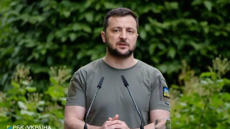 Zelenszkij kemény üzenetet küldött az orosz hadseregnek