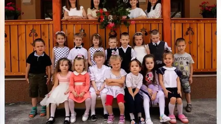 A Kárpátaljai Református Egyház részben állami feladatokat is átvállal azzal, hogy az egyházi iskolák mellett óvodákat is működtet.