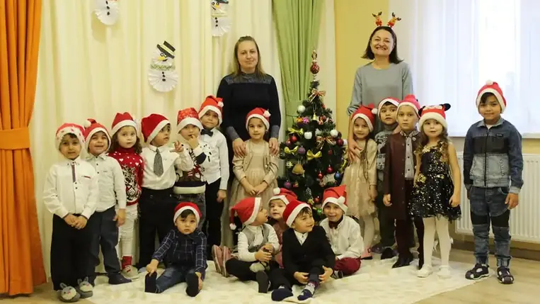 A Kárpátaljai Református Egyház részben állami feladatokat is átvállal azzal, hogy az egyházi iskolák mellett óvodákat is működtet.