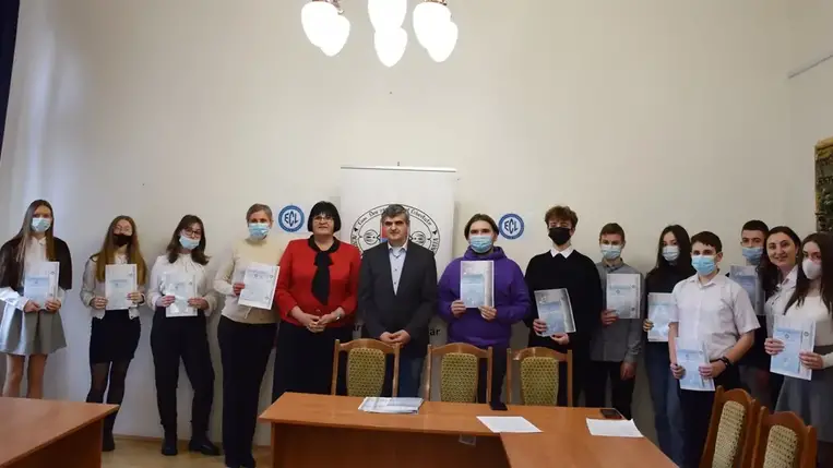 Húsz fő vehetett át ECL nyelvvizsga tanúsítványt a Rákóczi Főiskolán