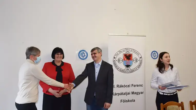 Húsz fő vehetett át ECL nyelvvizsga tanúsítványt a Rákóczi Főiskolán