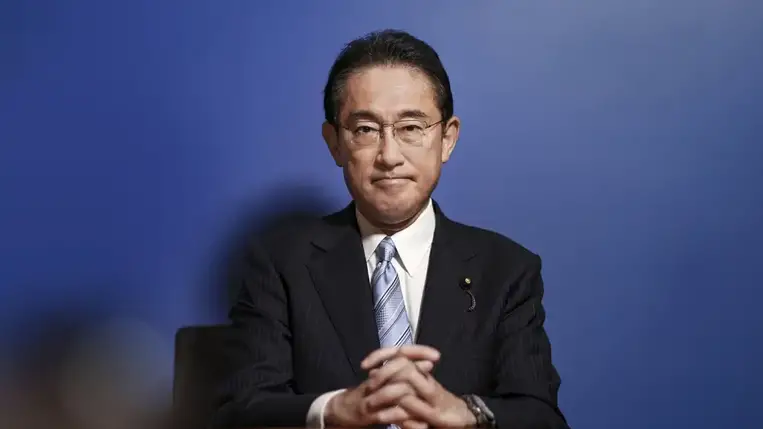 Japán miniszterelnöke 100 millió dolláros kölcsönt ajánlott fel Ukrajnának
