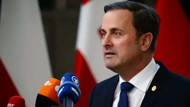 Plágiumbotrány miatt lemondott diplomájáról a luxemburgi kormányfő