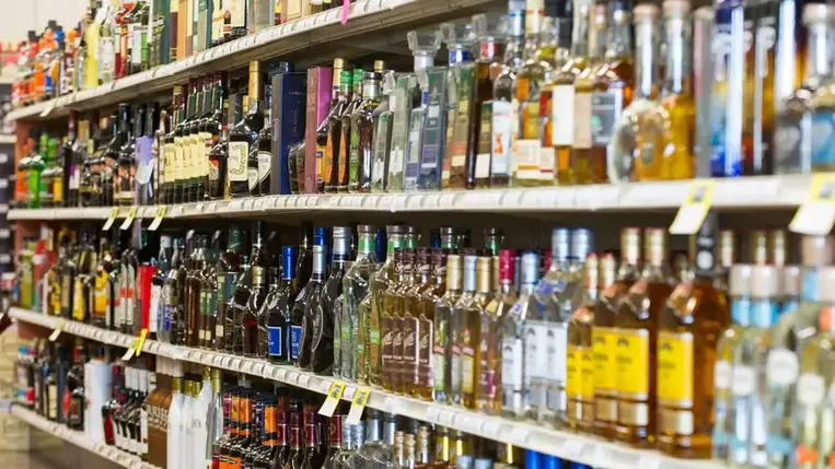Tilos az alkoholos, alacsony alkoholtartalmú italok, valamint a sör árusítása a Beregszászi járásban.