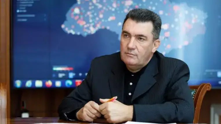 Danilov: Zelenszkij nem jelentette be a nukleáris fegyverek fejlesztését 