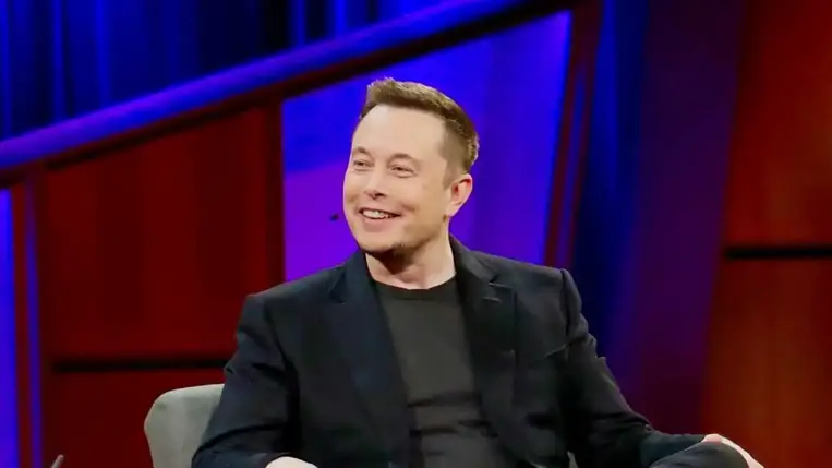 A tini, aki Elon Musk minden lépését ismeri