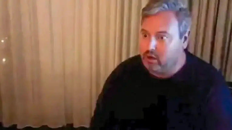 13 éves kisfiút zaklatott a Facebook vezetője