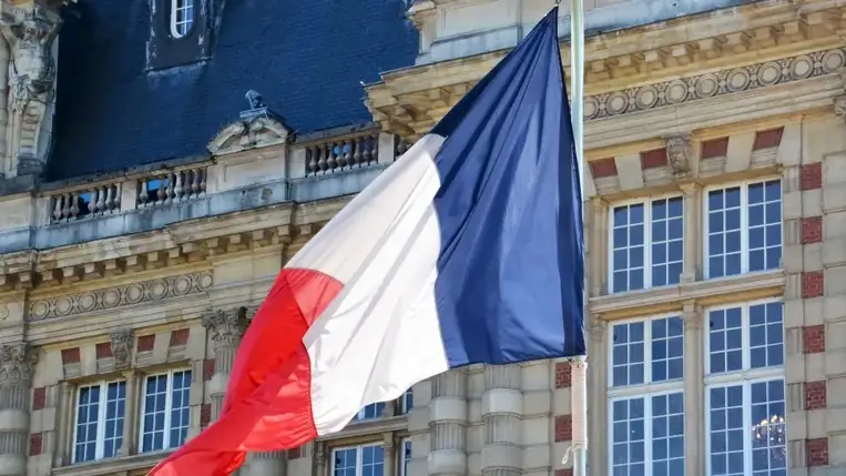 Élelem, víz és üzemanyag tartalékolására szólította az Ukrajnában élő franciákat a kijevi francia nagykövetség