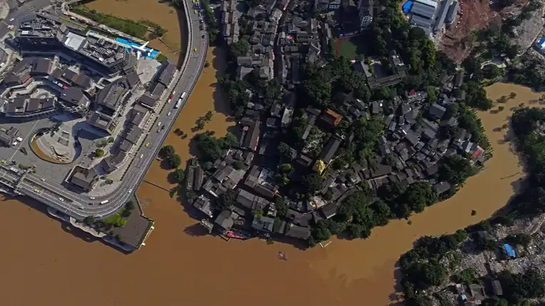 Összefüggést találtak a kínai esőzések és a koronavírus-járvány között