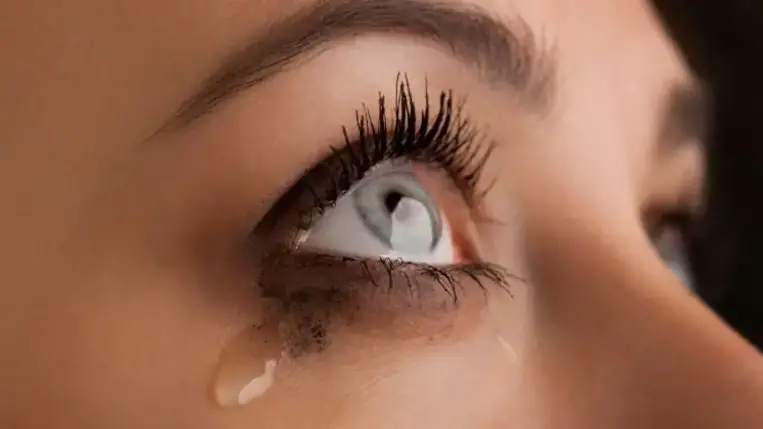 Ezért könnyezik állandóan a szemünk