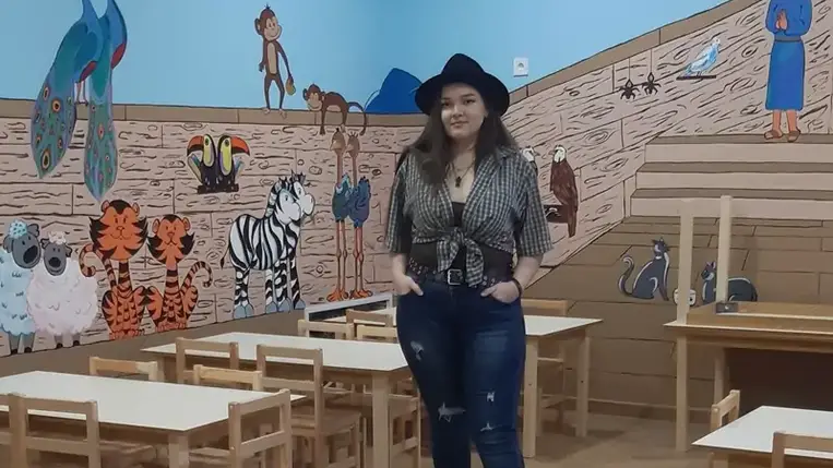 A nevetlenfalui Kurendás Anett kezei közül igazi remekművek kerülnek ki. A fiatal lány még csak most bontogatja szárnyait, de már látszik, hogy nagy jövő áll előtte.