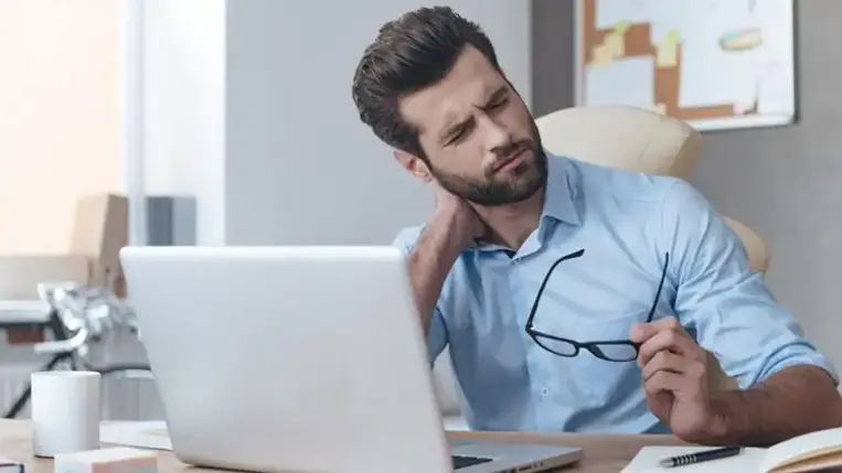 10 ok, amiért fájhat a nyakunk