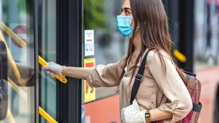 Olaszországban eltörölték szabadtéren a kötelező maszkhasználatot