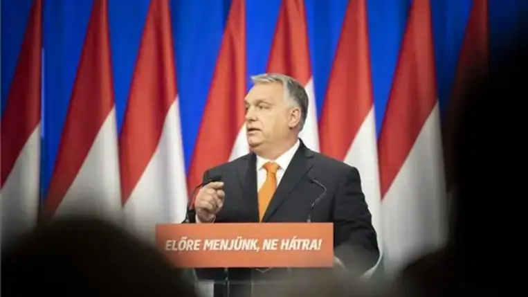 A Miniszterelnöki Sajtóiroda által közreadott képen Orbán Viktor miniszterelnök évértékelő beszédet tart a Várkert Bazárban 2022. február 12-én. MTI/Miniszterelnöki Sajtóiroda/Benko Vivien Cher
