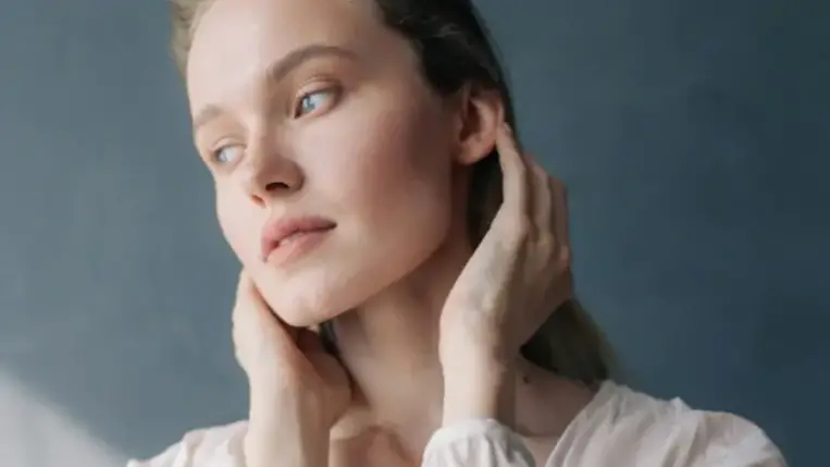 Fehér foltok a bőrön: mi lehet ez?