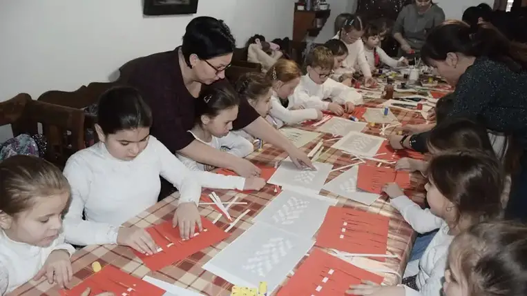 Ismét élettel telt meg a Nagyberegi Tájház, ahol a Pro Cultura Subcarpathica szervezésében, a Csoóri Sándor Alap támogatásával február 16-án sor került a tavaszi programsorozat nyitó alkalmára.