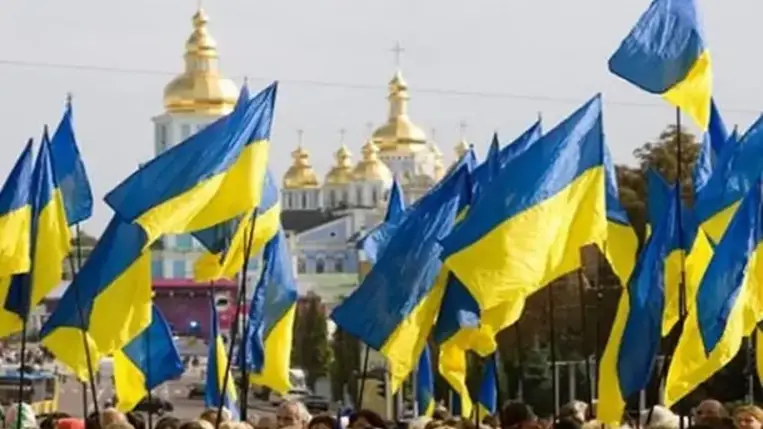 Az ukránokat arra szólították fel, hogy blokkolják az orosz haditechnikát a város utcáin