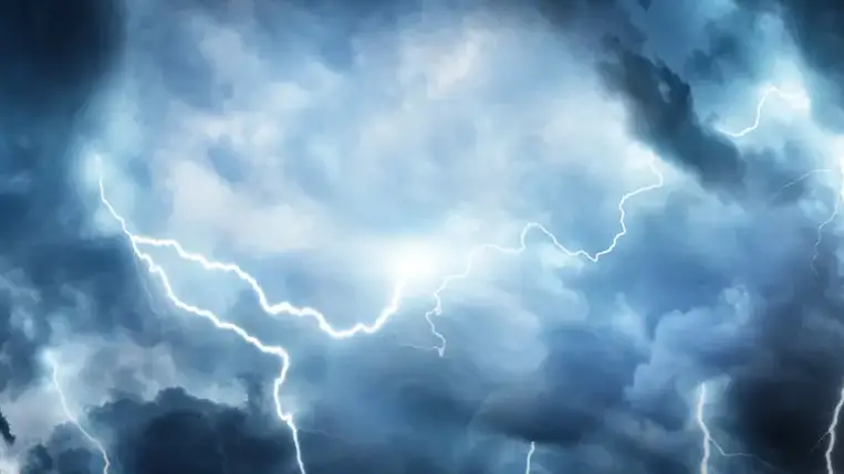 Világrekordot döntött egy villám, három állam egét szelte át (Video)