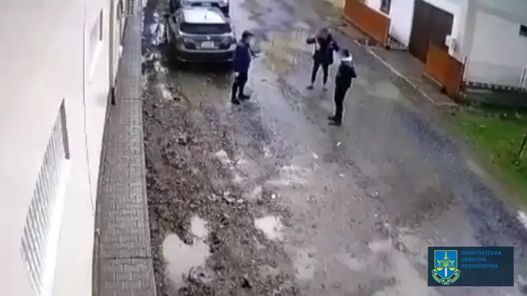 Kárpátalján két ismerősét is megpróbálta megölni egy 21 éves férfi