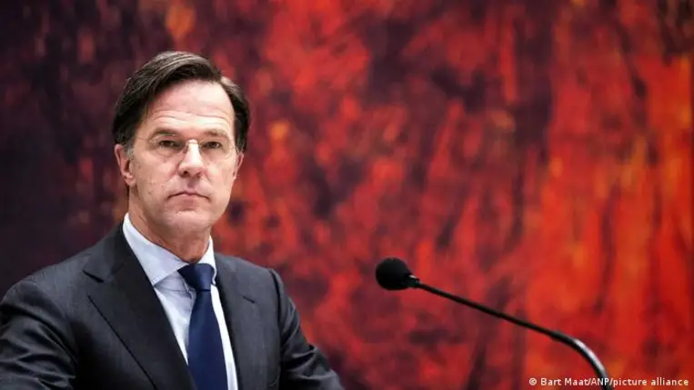 Rutte: Hollandia nehézfegyvereket fog szállítani Ukrajnának