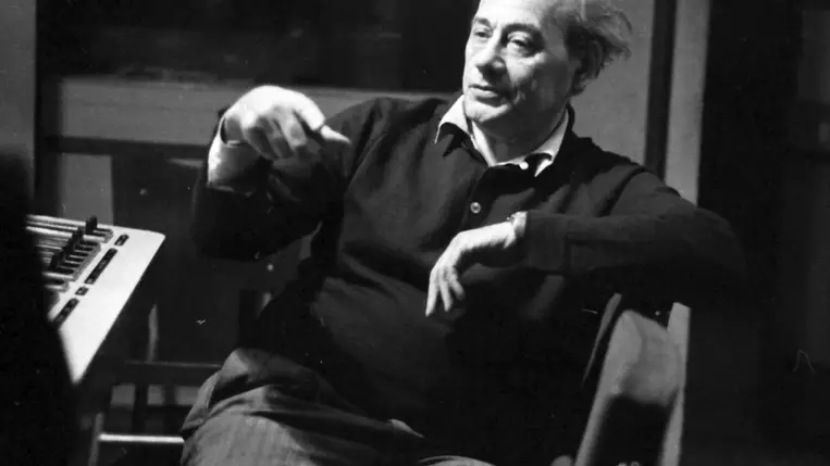 Tamási Áron esszé- és novellapályázatot hirdet az MMA