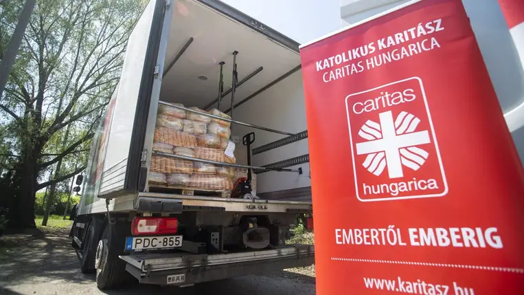 Megérkezett Csernyihivbe a Katolikus Karitász segélyszállítmánya