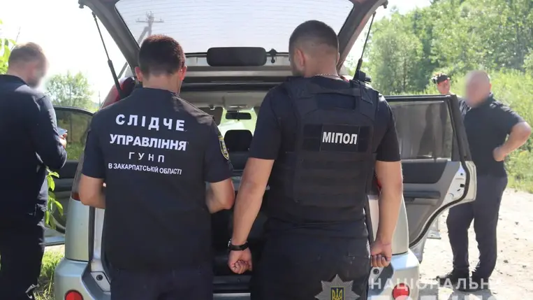 Forró nyomon kaptak el egy embercsempészt Kárpátalján. Fotó: Nemzeti Rendőrség