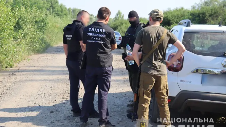 Forró nyomon kaptak el egy embercsempészt Kárpátalján. Fotó: Nemzeti Rendőrség