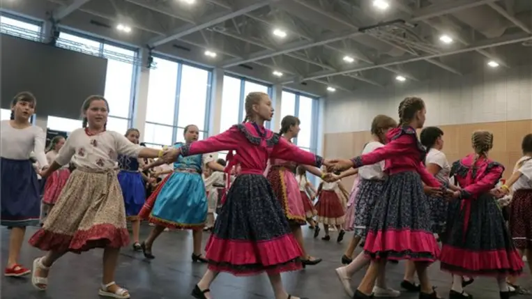 Sátoraljaújhely, 2022. július 2. A XXVI. Kárpátaljai Népzene, Néptánc és Kézművestábor zárógálája a Rákóczi Hotel, Tábor és Rendezvényközpontban Sátoraljaújhelyen 2022. július 2-án. MTI/Vajda János