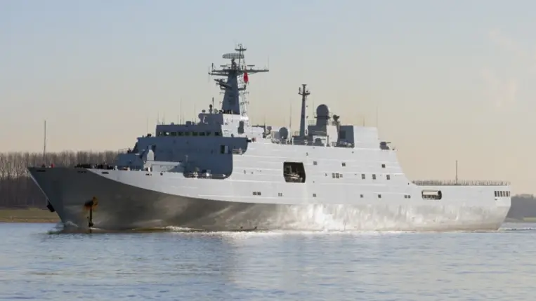 Kínai és orosz hadihajók haladtak el a Szenkaku-szigetek közelében, Japán tiltakozott