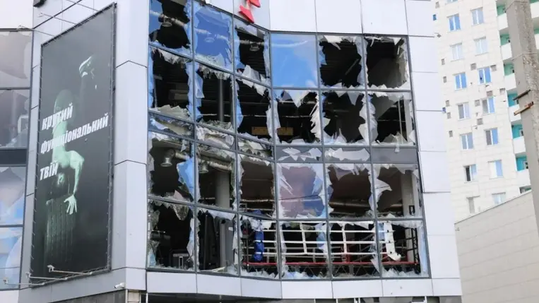 Harkivi ágyúzás: Egy 13 éves fiú meghalt, nővére megsebesült