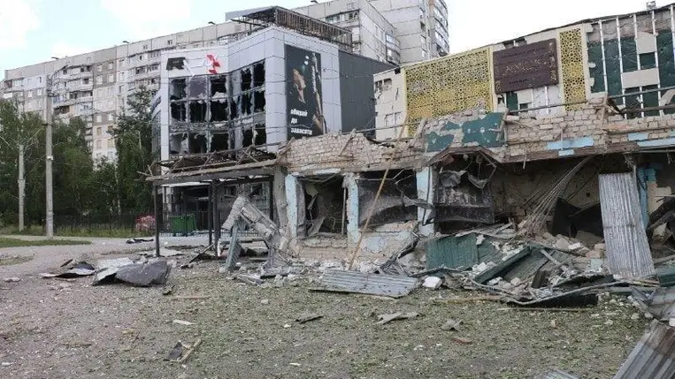 Harkivi ágyúzás: Egy 13 éves fiú meghalt, nővére megsebesült