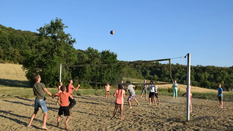 Hittanosok táborozása a Bereg Campben